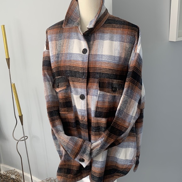 Saks Fifth Avenue Jackets & Blazers - NWT Saks 5th Avenue Plaid Shacket